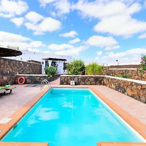 El Caserío De Güime Con Piscina Climatizada Casa rural San Bartolomé
